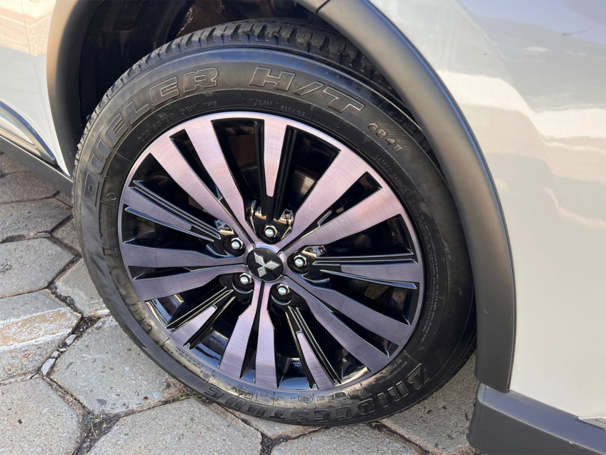 mitsubishi outlander 2.2 mivec di-d diesel hpe-s awd automatico 1.6 5p manual 2019