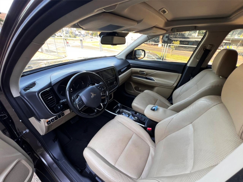 mitsubishi outlander 2.2 4x4 16v diesel 4p automatico 5p manual 2018
