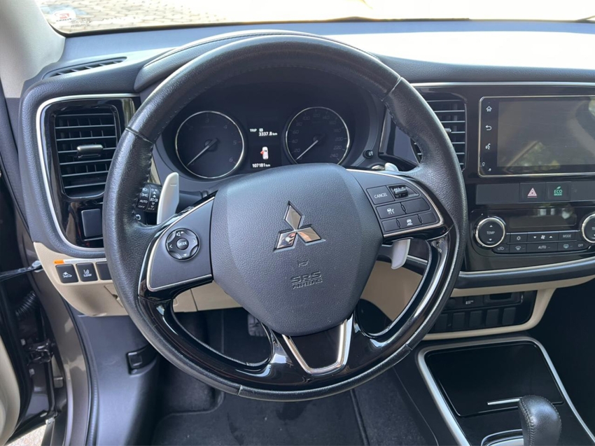 mitsubishi outlander 2.2 4x4 16v diesel 4p automatico 5p manual 2018