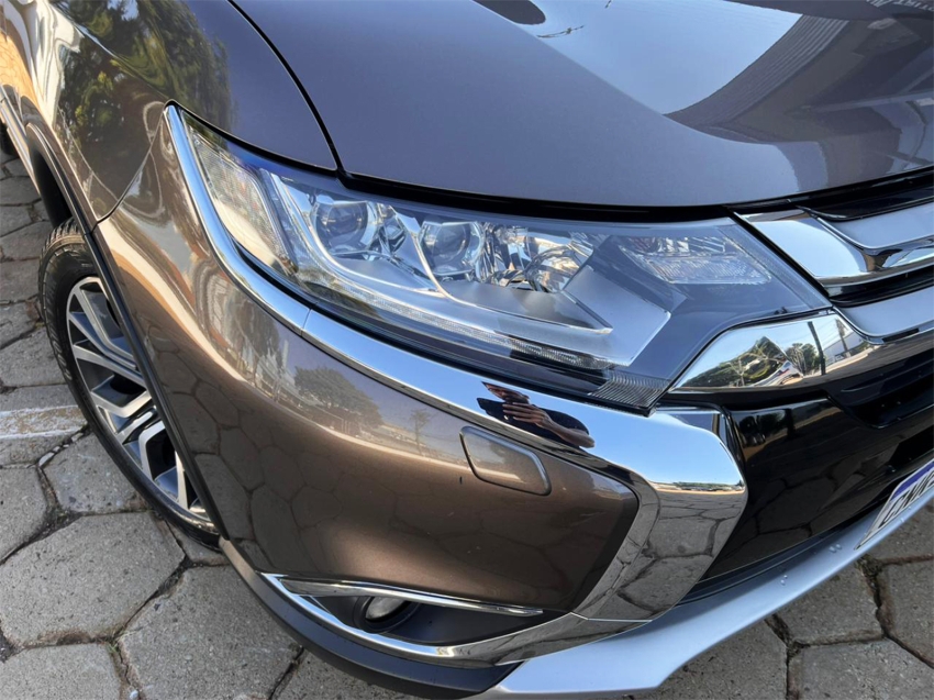 mitsubishi outlander 2.2 4x4 16v diesel 4p automatico 5p manual 2018