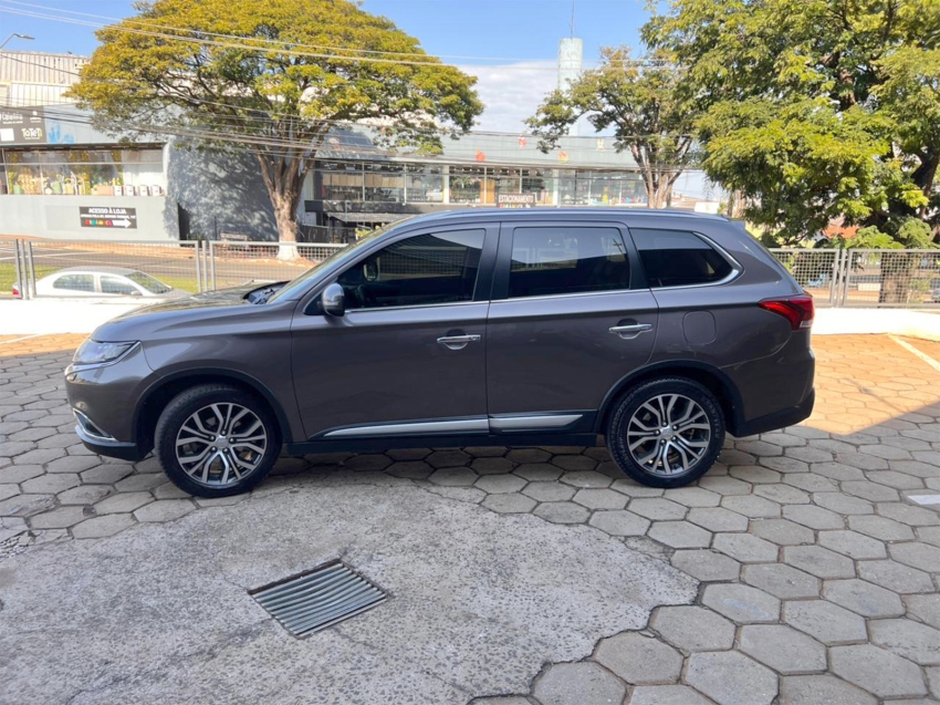 mitsubishi outlander 2.2 4x4 16v diesel 4p automatico 5p manual 2018