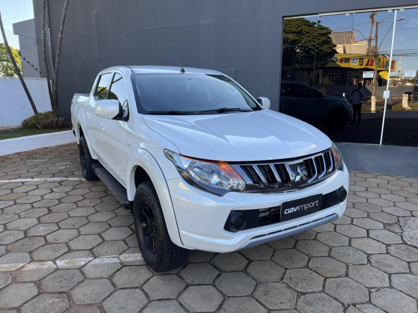 mitsubishi l200 triton 2.4 16v turbo diesel sport gls cd 4p 4x4 automatico manual 2019