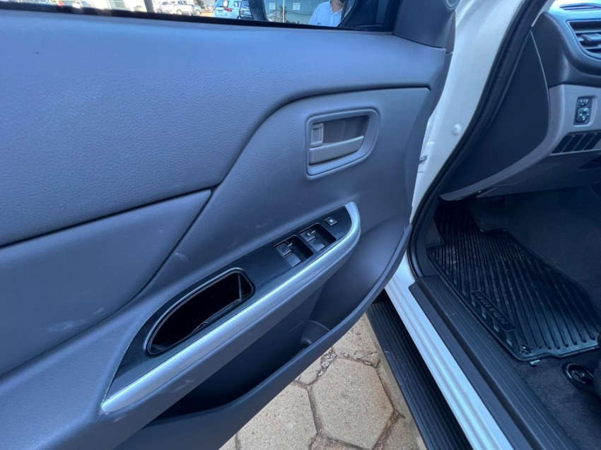 mitsubishi l200 triton 2.4 16v turbo diesel sport gls cd 4p 4x4 automatico manual 20198