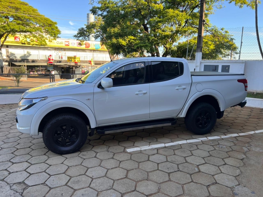 mitsubishi l200 triton 2.4 16v turbo diesel sport gls cd 4p 4x4 automatico manual 20193