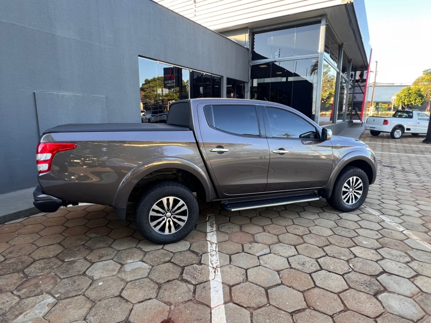 mitsubishi l200 triton 2.4 16v turbo diesel sport hpe top cd 4p 4x4 automatico manual 20184