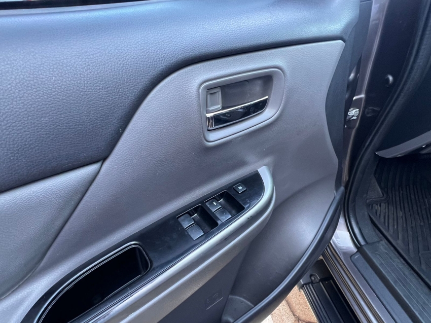 mitsubishi l200 triton 2.4 16v turbo diesel sport hpe top cd 4p 4x4 automatico manual 201811