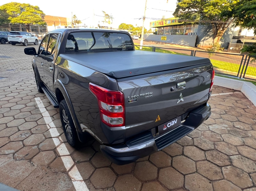 mitsubishi l200 triton 2.4 16v turbo diesel sport hpe top cd 4p 4x4 automatico manual 20185