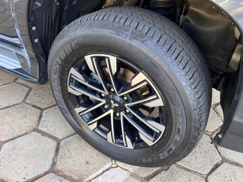 mitsubishi pajero sport 2.4 16v mivec turbo diesel hpe-s awd automatico 5p 202219