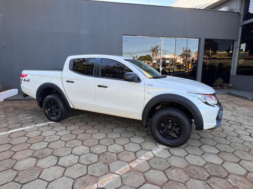 mitsubishi l200 triton 2.4 16v turbo diesel outdoor glx cd 4x4 manual 4p 20245