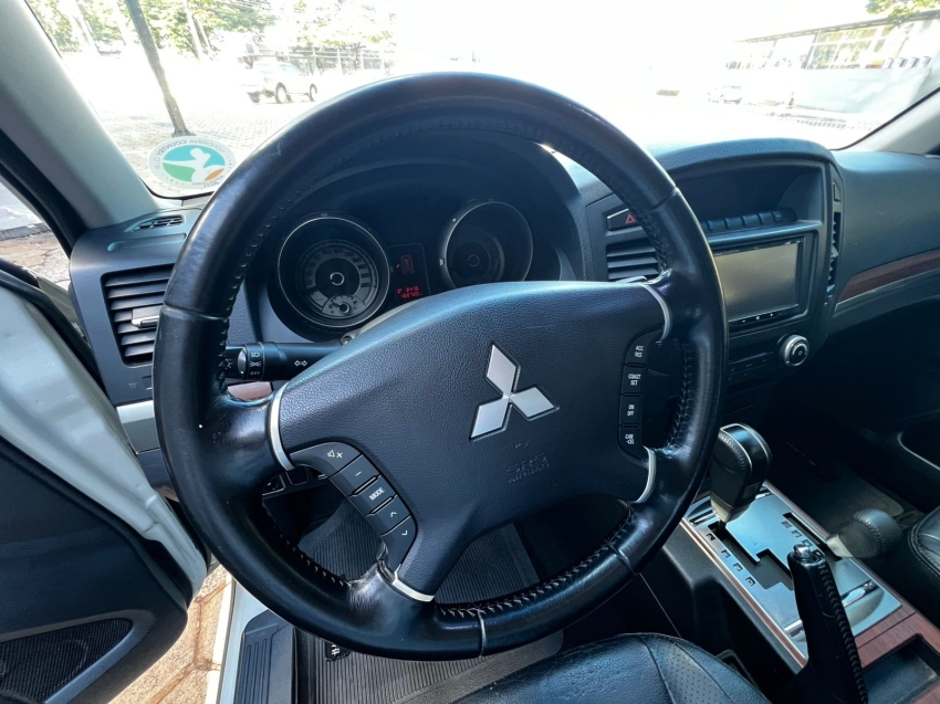 mitsubishi pajero full 3.8 hpe 4x4 v6 24v gasolina 2p automatico 201210