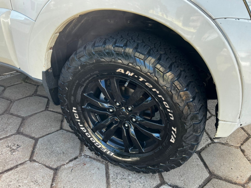 mitsubishi pajero full 3.8 hpe 4x4 v6 24v gasolina 2p automatico 201218