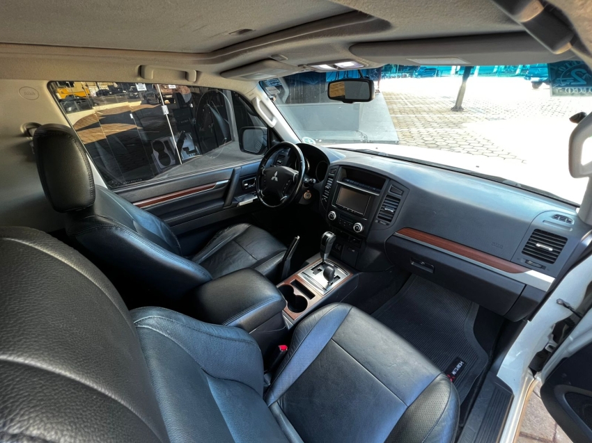 mitsubishi pajero full 3.8 hpe 4x4 v6 24v gasolina 2p automatico 201213