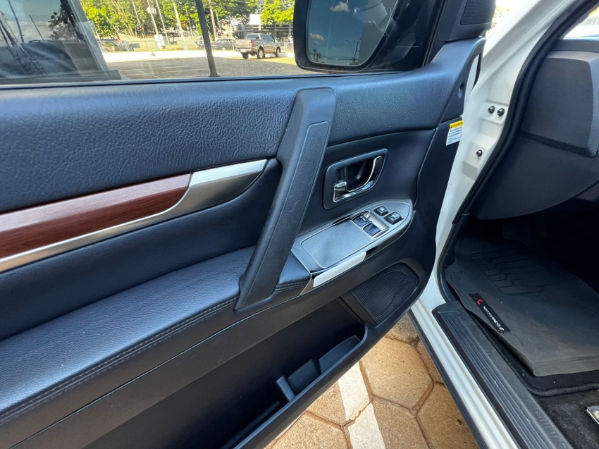 mitsubishi pajero full 3.8 hpe 4x4 v6 24v gasolina 2p automatico 20128