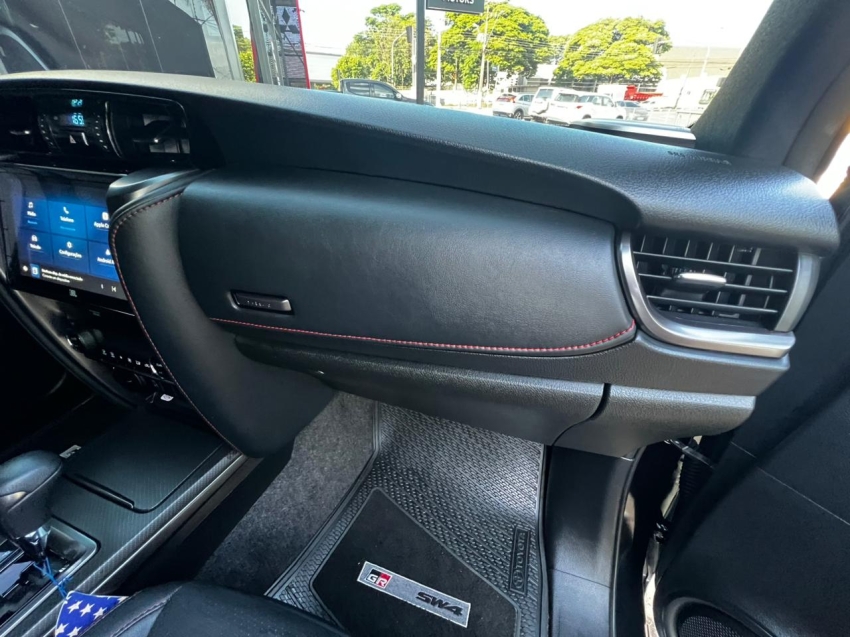 toyota hilux sw4 2.8 d-4d turbo diesel gr-s 7l 4x4 automatico 4p 202422