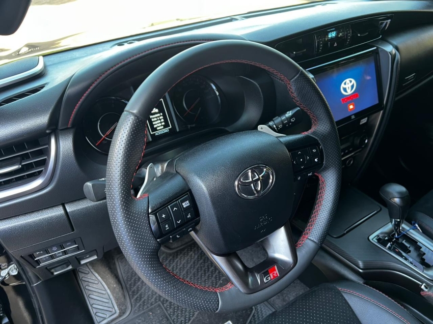 toyota hilux sw4 2.8 d-4d turbo diesel gr-s 7l 4x4 automatico 4p 202413