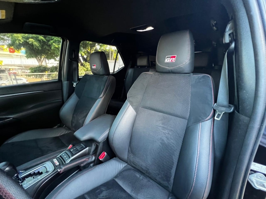 toyota hilux sw4 2.8 d-4d turbo diesel gr-s 7l 4x4 automatico 4p 202421