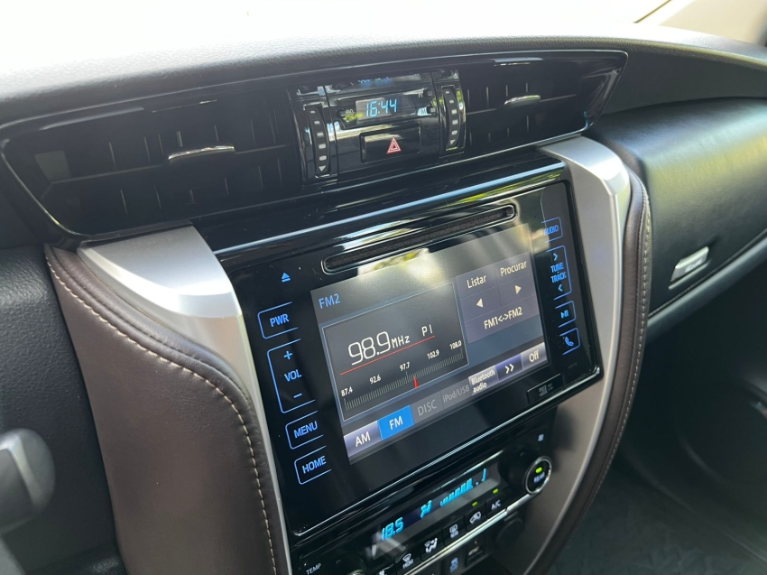 toyota hilux sw4 2.8 srx 4x4 7 lugares 16v turbo intercooler diesel 4p automatico 201715