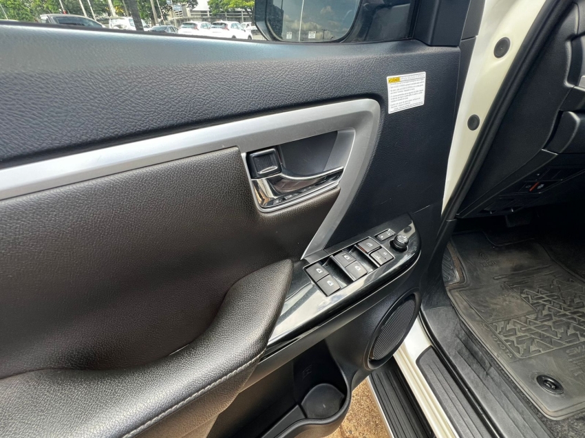 toyota hilux sw4 2.8 srx 4x4 7 lugares 16v turbo intercooler diesel 4p automatico 201710