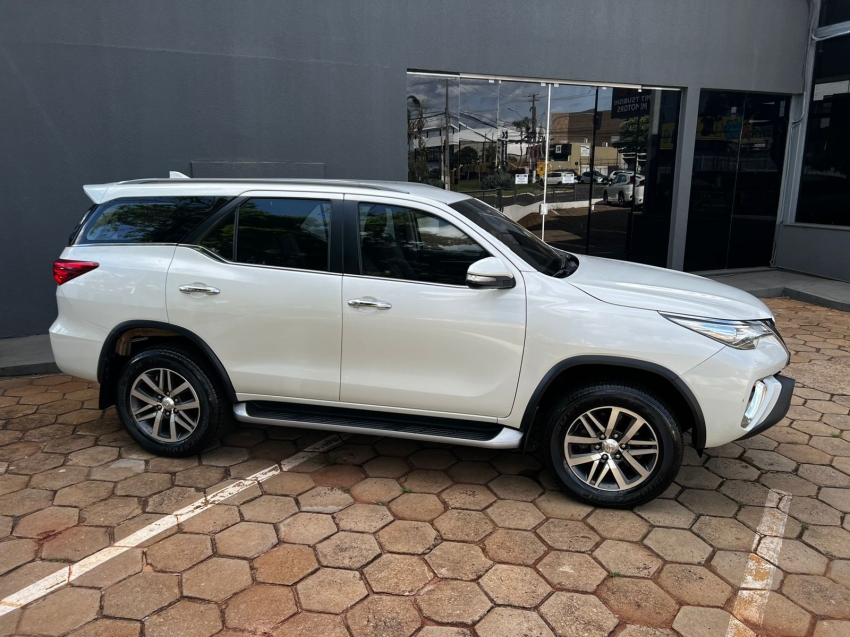 toyota hilux sw4 2.8 srx 4x4 7 lugares 16v turbo intercooler diesel 4p automatico 20177