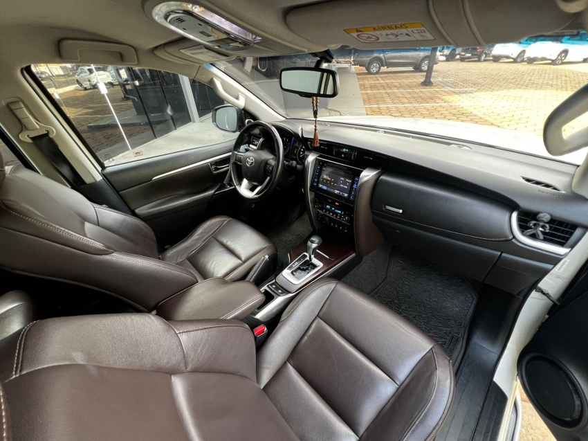 toyota hilux sw4 2.8 srx 4x4 7 lugares 16v turbo intercooler diesel 4p automatico 201718