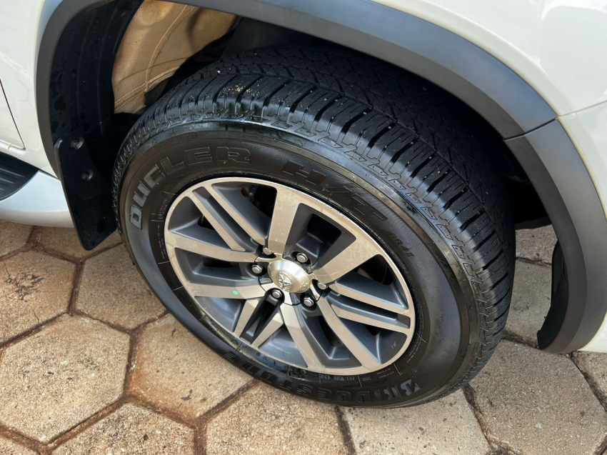 toyota hilux sw4 2.8 srx 4x4 7 lugares 16v turbo intercooler diesel 4p automatico 201721