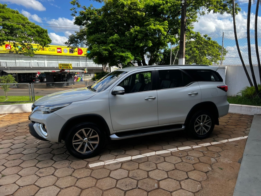 toyota hilux sw4 2.8 srx 4x4 7 lugares 16v turbo intercooler diesel 4p automatico 20178