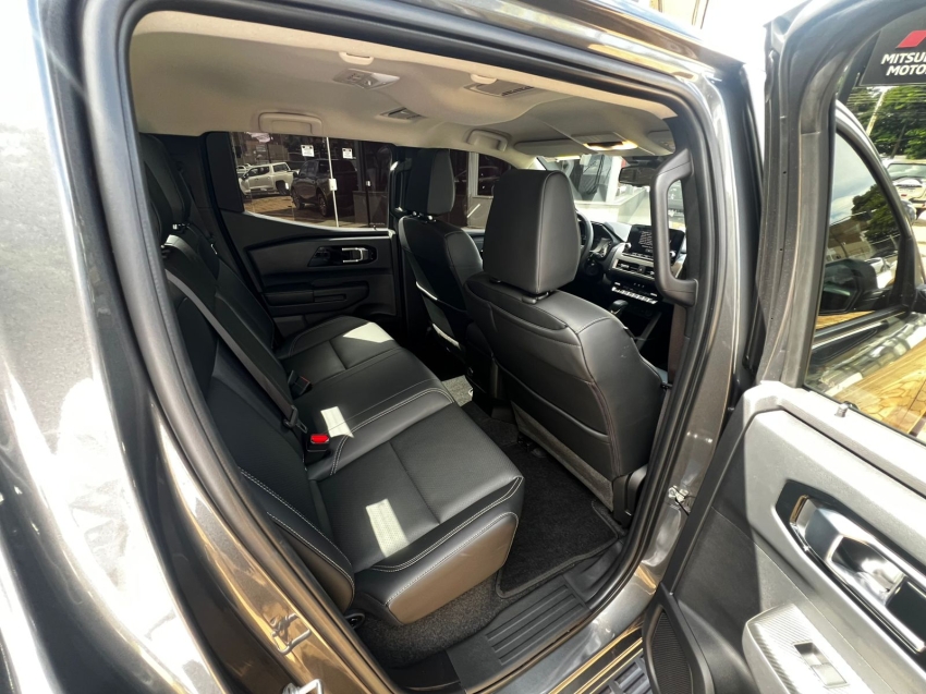 mitsubishi triton 2.4 biturbo diesel cd hpe-s 4x4 automatico 4p 202617