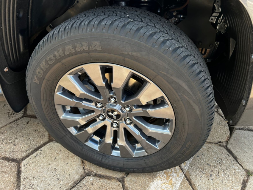 mitsubishi triton 2.4 biturbo diesel cd hpe-s 4x4 automatico 4p 202619