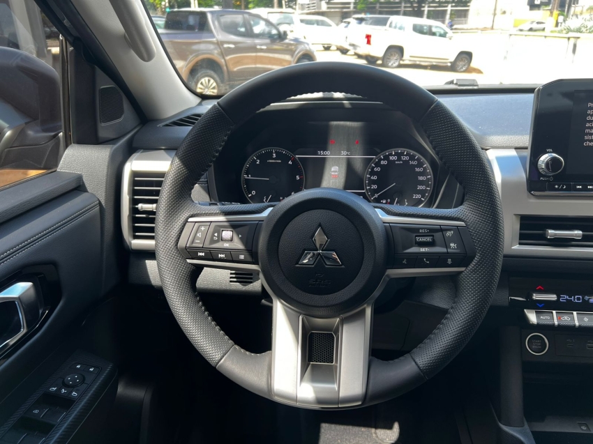 mitsubishi triton 2.4 biturbo diesel cd hpe-s 4x4 automatico 4p 202611