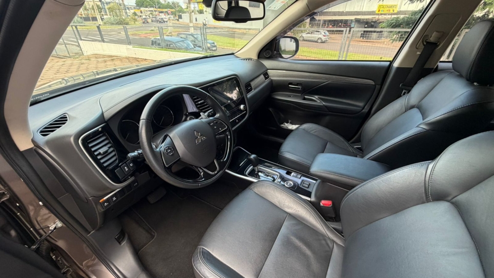 outlander 2.2 mivec di-diesel hpe-s awd automatico20