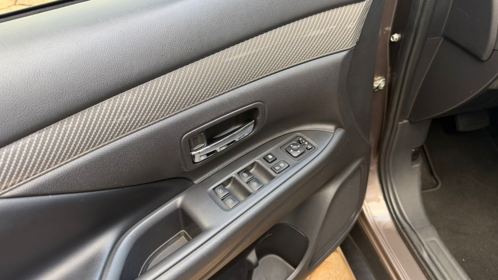 outlander 2.2 mivec di-diesel hpe-s awd automatico11