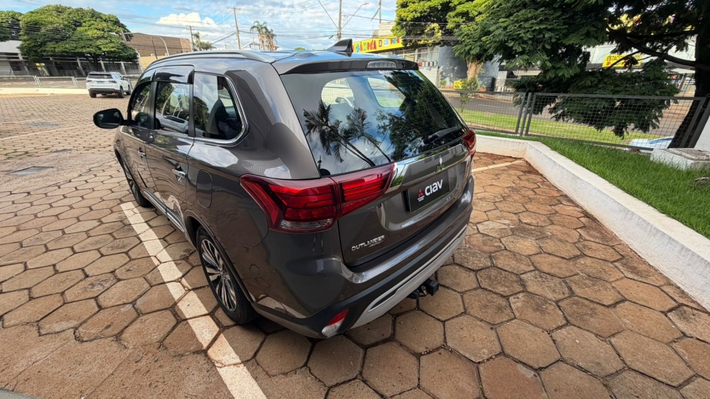 outlander 2.2 mivec di-diesel hpe-s awd automatico6