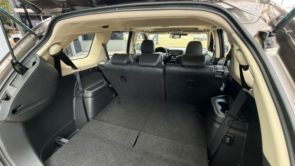 outlander 2.2 mivec di-diesel hpe-s awd automatico19