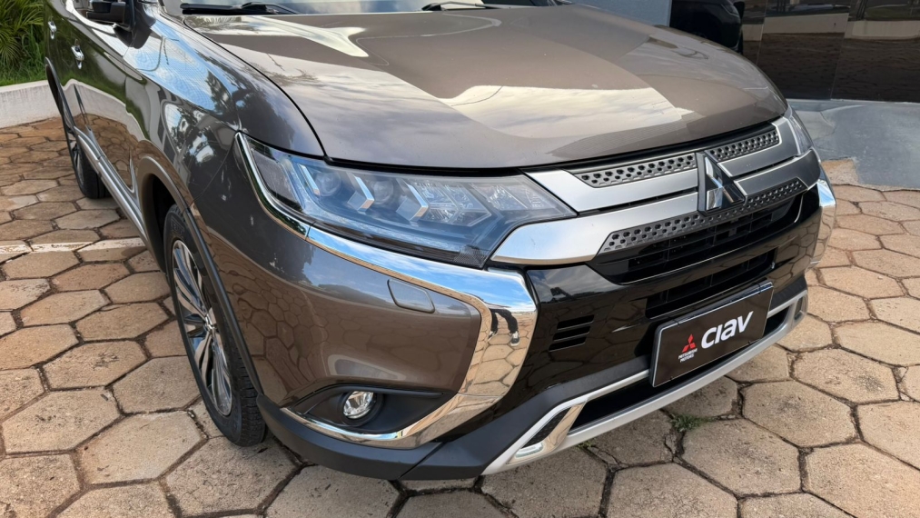outlander 2.2 mivec di-diesel hpe-s awd automatico1