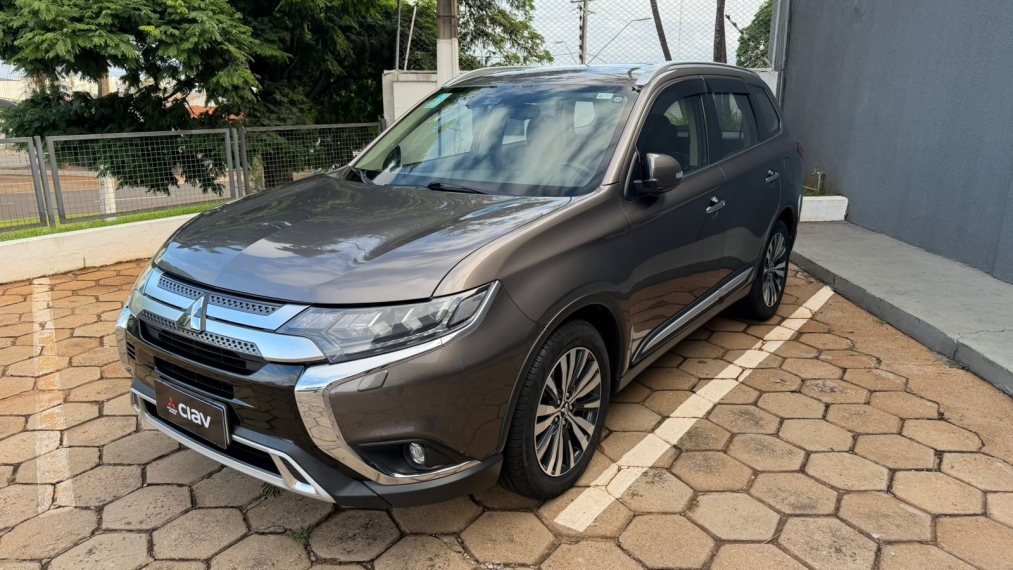 outlander 2.2 mivec di-diesel hpe-s awd automatico5
