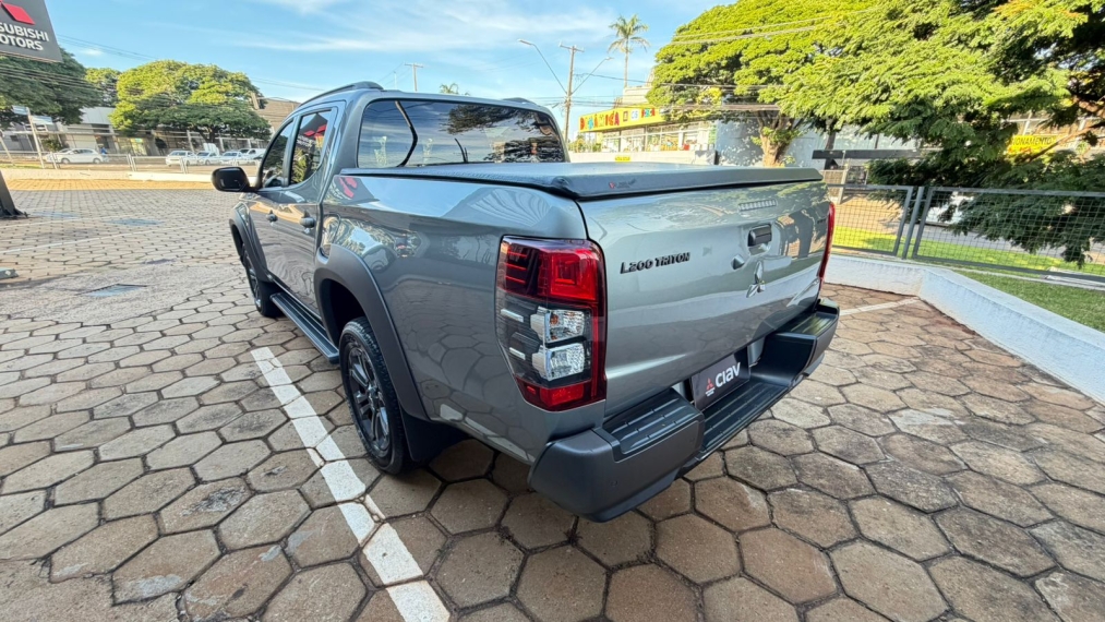 mitsubishi l200 triton 2.4 16v turbo diesel sport outdoor plus cd 4p 4x4 automatico 20255