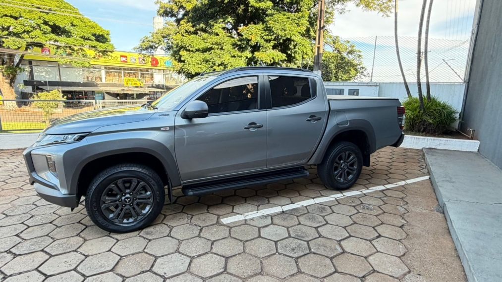 mitsubishi l200 triton 2.4 16v turbo diesel sport outdoor plus cd 4p 4x4 automatico 20254