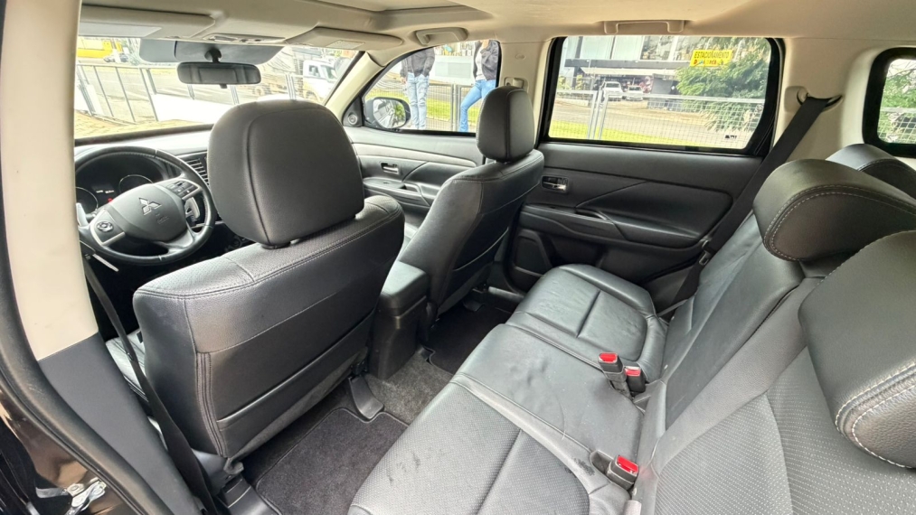 mitsubishi outlander 3.0 gt 4x4 v6 24v gasolina 4p automatico 201510