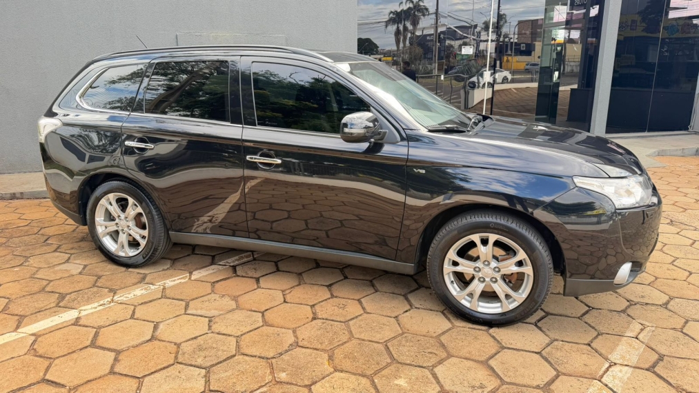 mitsubishi outlander 3.0 gt 4x4 v6 24v gasolina 4p automatico 20152
