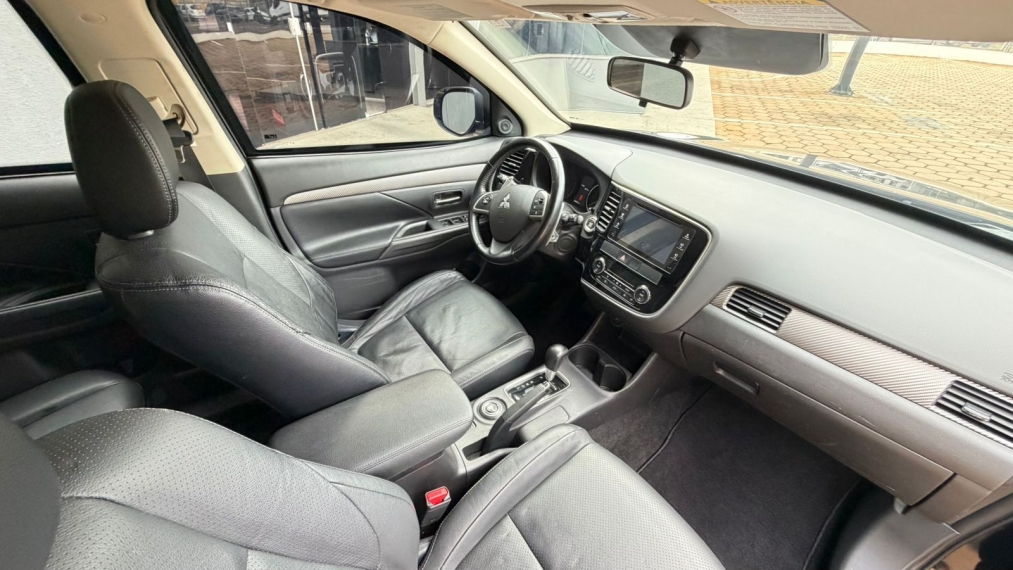 mitsubishi outlander 3.0 gt 4x4 v6 24v gasolina 4p automatico 20158