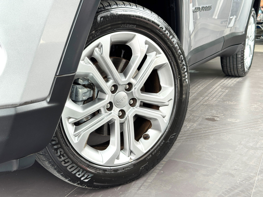 JEEP COMPASS 1.3 T270 TURBO FLEX LONGITUDE AT6 2