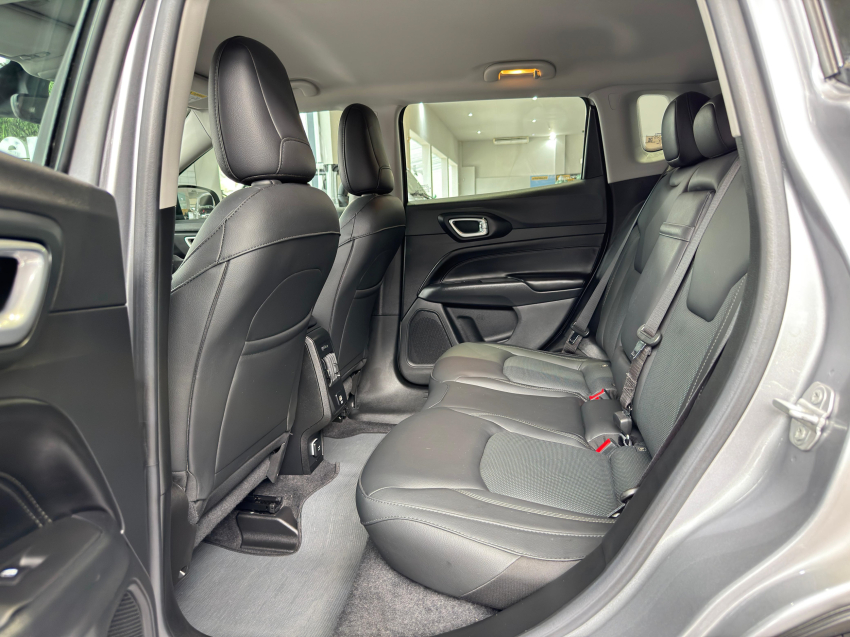 JEEP COMPASS 1.3 T270 TURBO FLEX LONGITUDE AT6 26