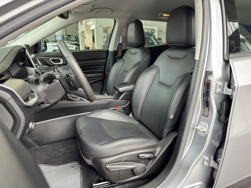 JEEP COMPASS 1.3 T270 TURBO FLEX LONGITUDE AT6 24