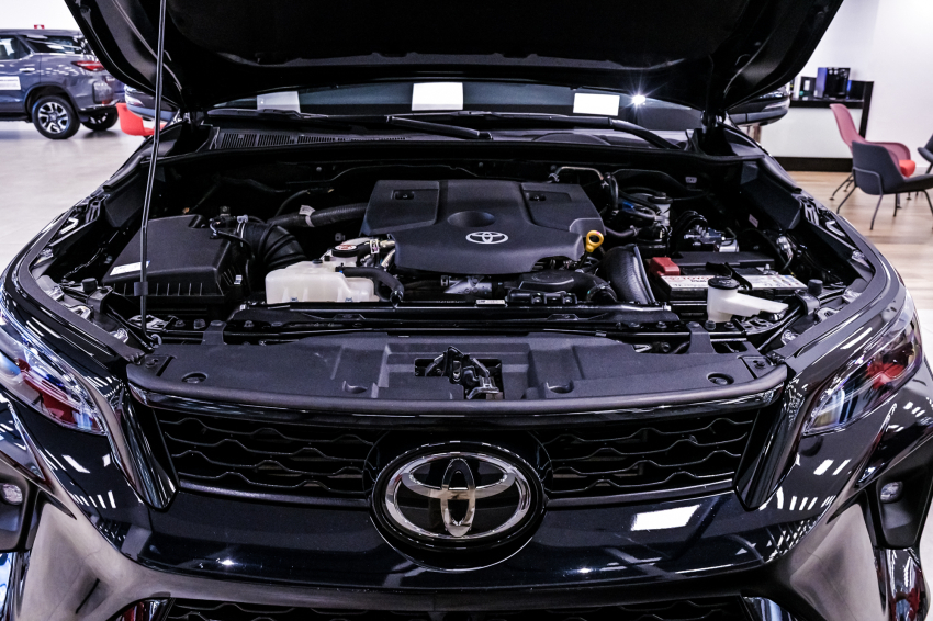 Toyota HILUX SW4 2.8 D-4D TURBO DIESEL SRX PLATINUM 4X4 AUTOMÁTICO 6