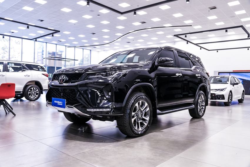 Toyota HILUX SW4 2.8 D-4D TURBO DIESEL SRX PLATINUM 4X4 AUTOMÁTICO