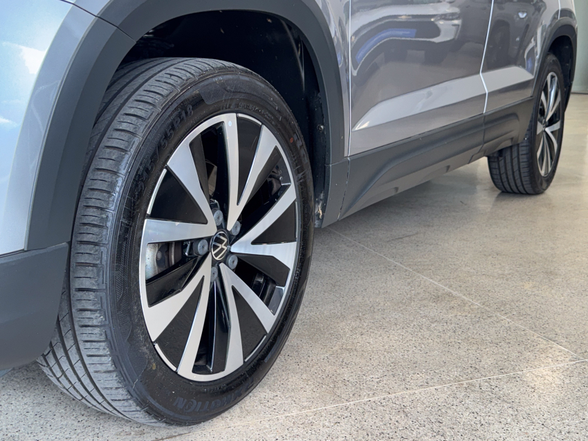 Volkswagen TAOS 1.4 250 TSI TOTAL FLEX HIGHLINE AUTOMÁTICO 2