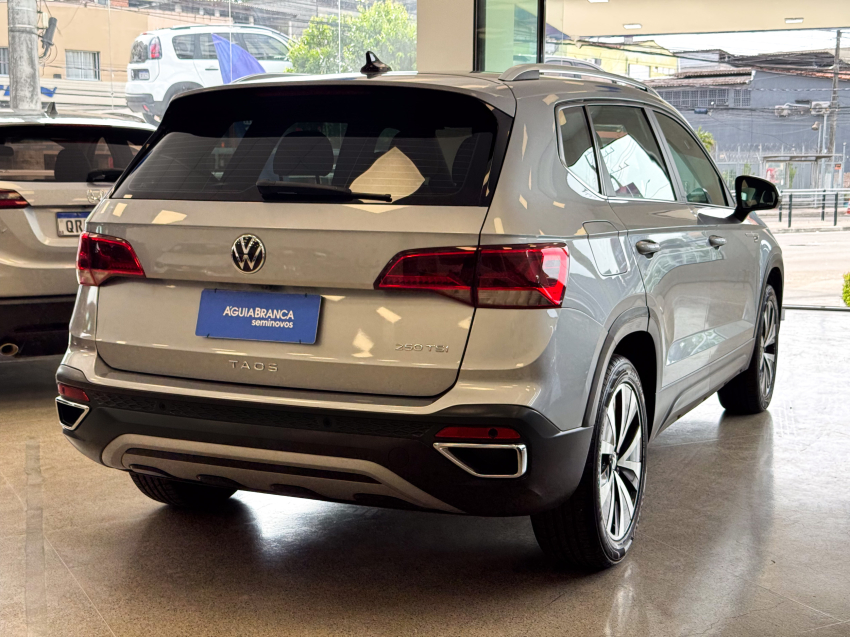 Volkswagen TAOS 1.4 250 TSI TOTAL FLEX HIGHLINE AUTOMÁTICO 10