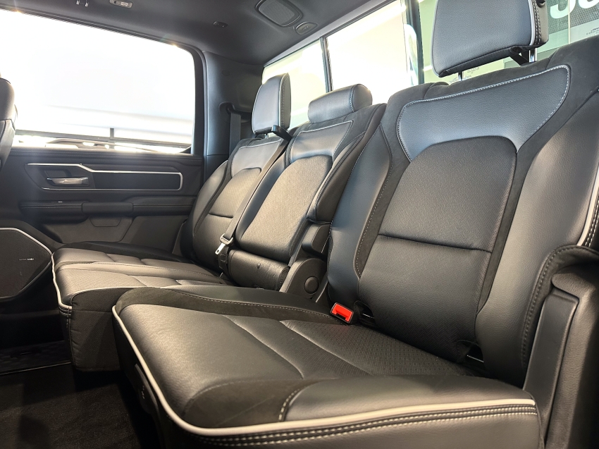 1500 laramie night edition 2025 1500 laramie night edition 2025