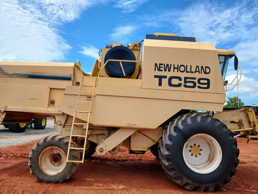 new holland colheitadeira tc 5.90 59 + pc 23 pes diesel automatico 2002
