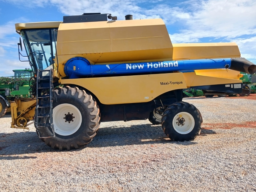 new holland colheitadeira tc 5090 + pl25 pes diesel automatico 2013